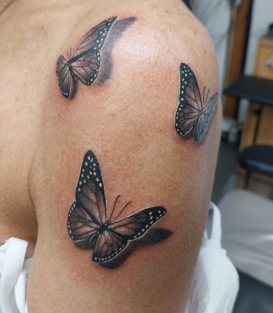 Tattoo Farfalle 3D Black Grey Spalla Longare