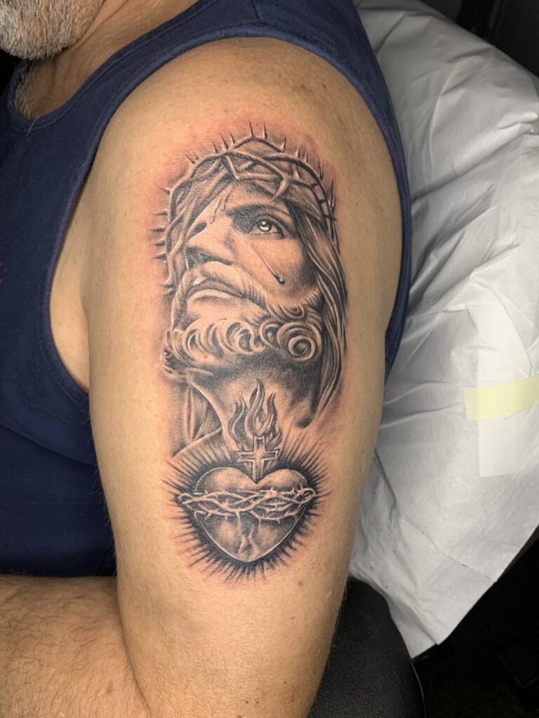 Tattoo Gesu Cristo Sacro Cuore Realistico Religioso Braccio Longare