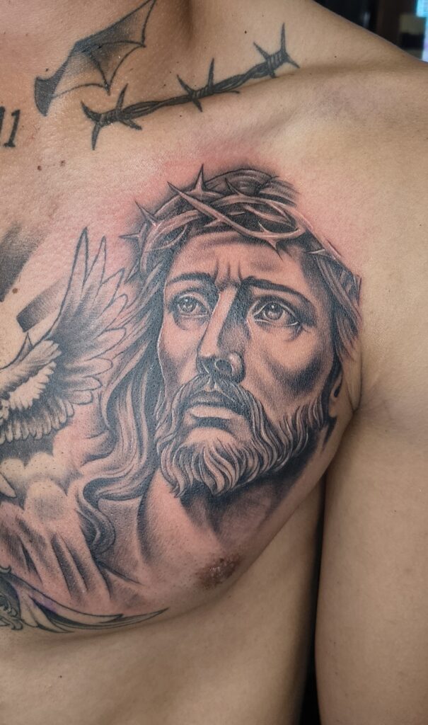 Tattoo Realistico Gesù Corona di Spine